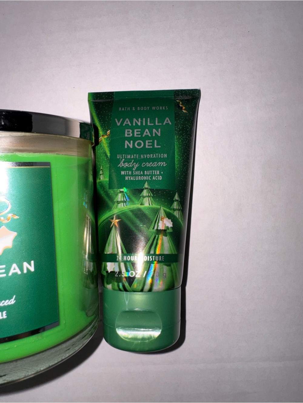 Bath & Body Works Vanilla Bean Noel Candle & Travel Size Body Cream - Green - Picture 2 of 3